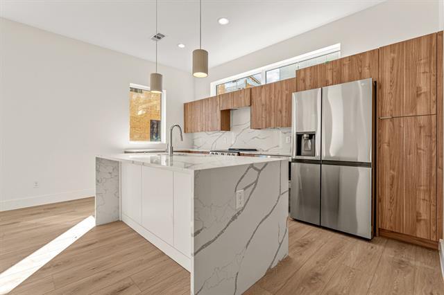 Building Photo - 2206 Arroyo Ave