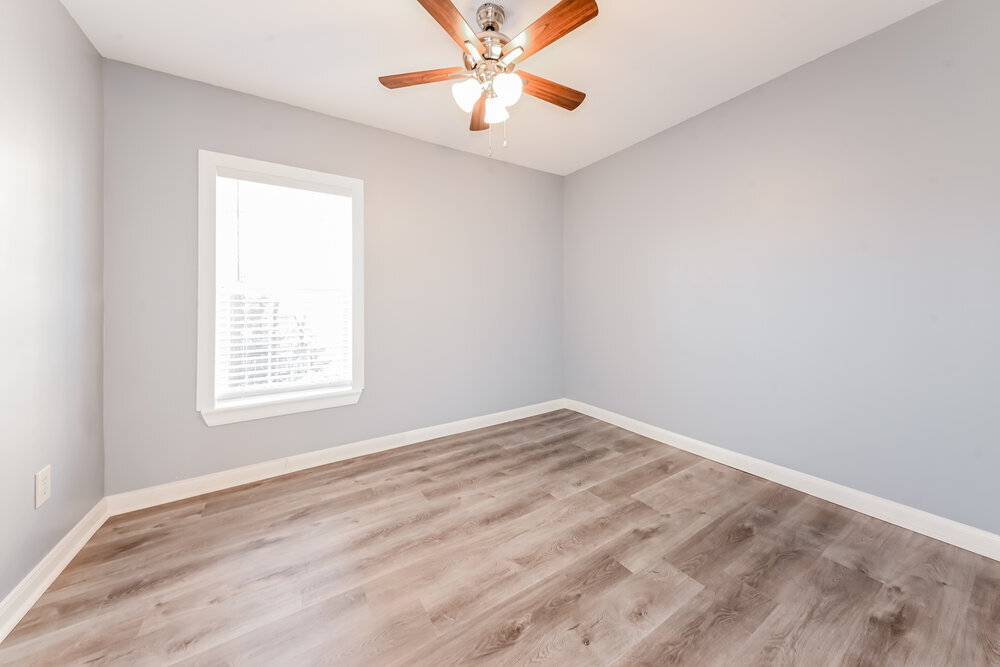 Building Photo - 1112 Paintbrush St