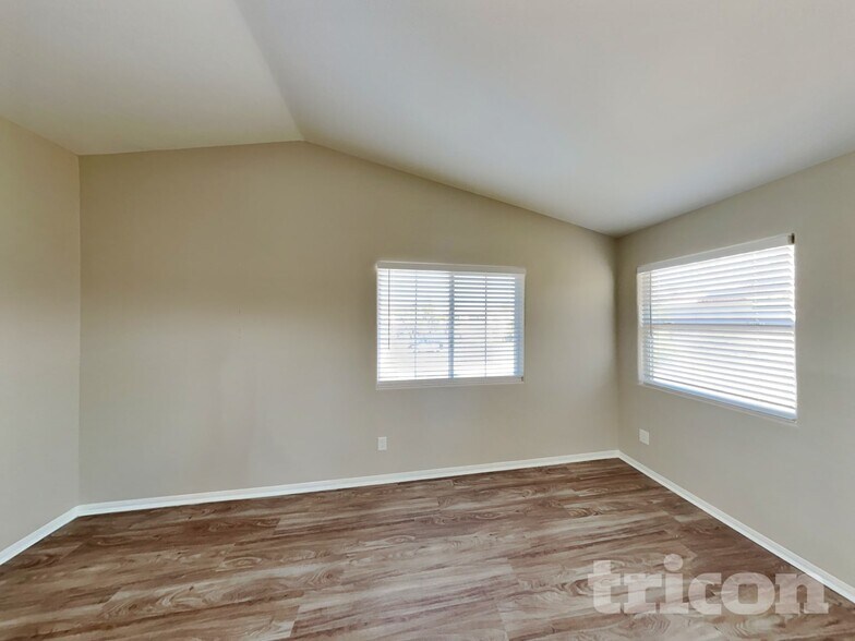 Building Photo - 2922 Trembling Hill Ave