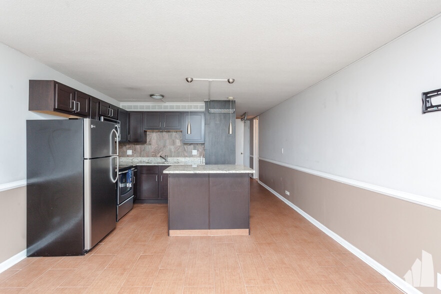 Building Photo - 2728 N Hampden Ct
