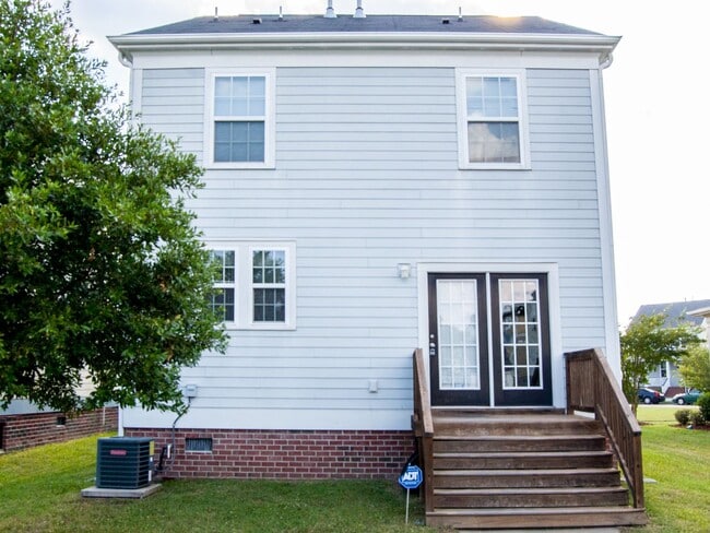 Building Photo - Single Family Home in Portsmouth