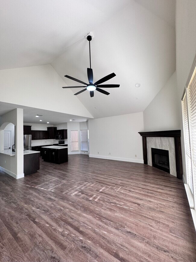 Building Photo - 15833 Bent Rose Way