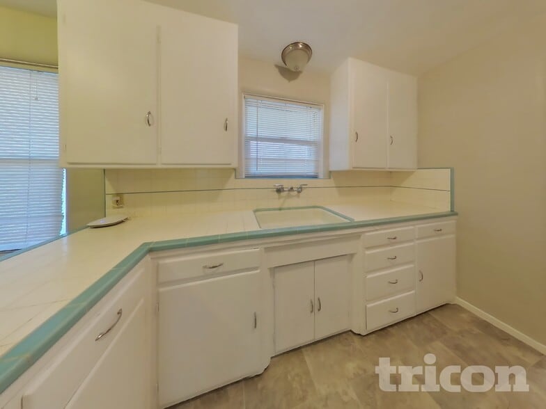 Building Photo - 342 Camellia Way