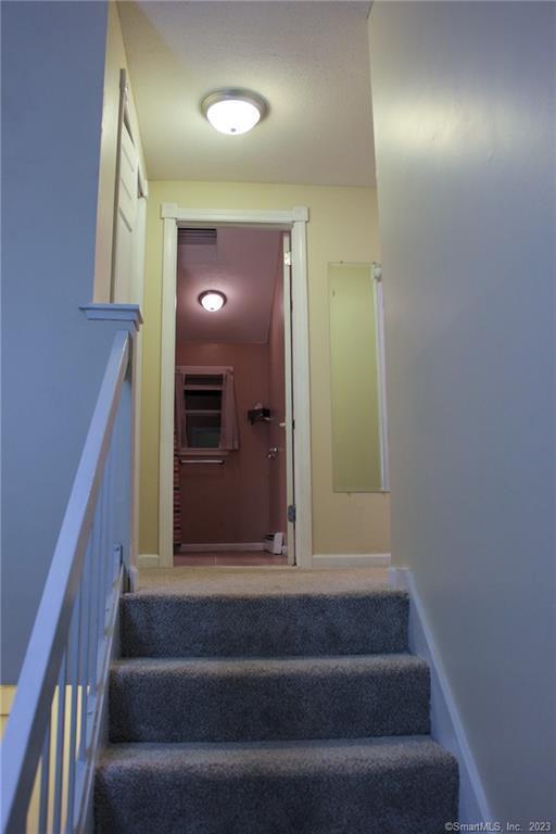 Building Photo - 60 Old Town Rd