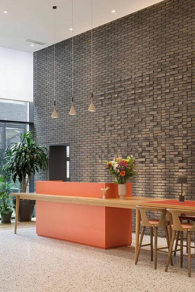 Building Photo - 547 W 47th St