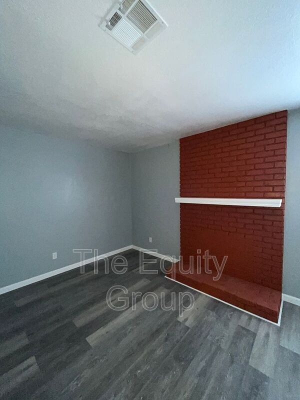 Building Photo - 3427 S Woodland St