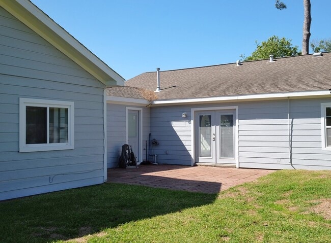 Building Photo - 519 N Shady Ln