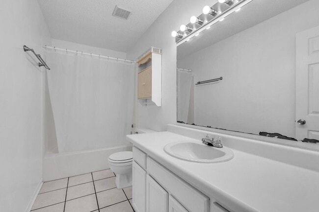 Building Photo - Charming 2 Bedroom Florida Cottage in Convenient Location!!