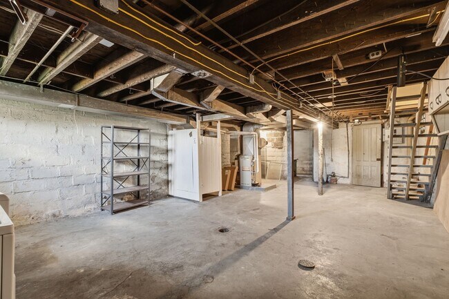 Building Photo - 135 St Joseph St