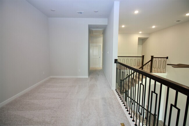 Building Photo - 6542 Scarlet Pond Ln