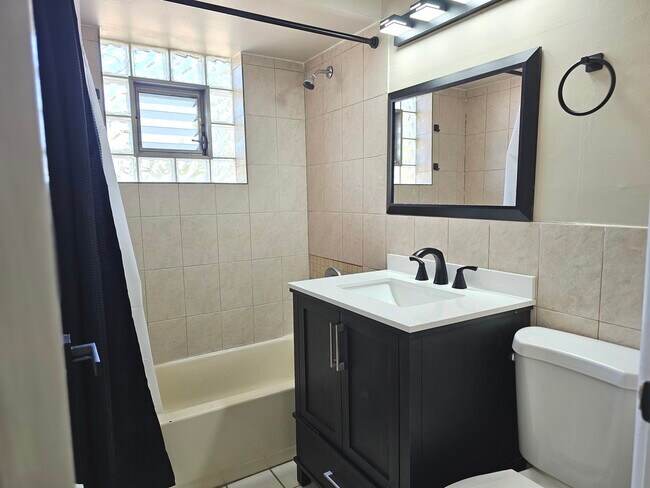 Building Photo - 6862 W Lode Dr