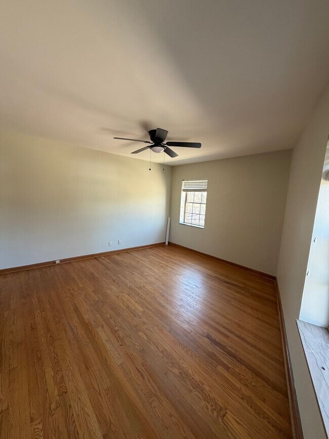 Building Photo - 89 Willmore Rd