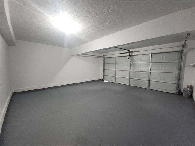 Building Photo - 3225 Landgraf Close