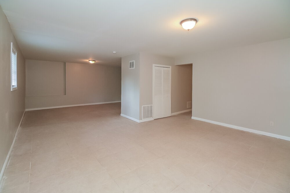 Building Photo - 3453 Columbia Pkwy