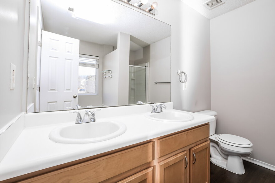 Building Photo - 953 Mailwood Dr