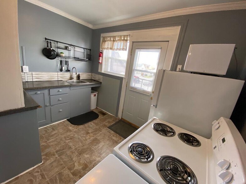 Building Photo - 309 N Elizabeth St