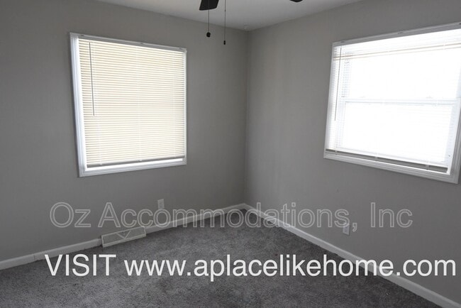 Building Photo - 1109 S Appleton Ave