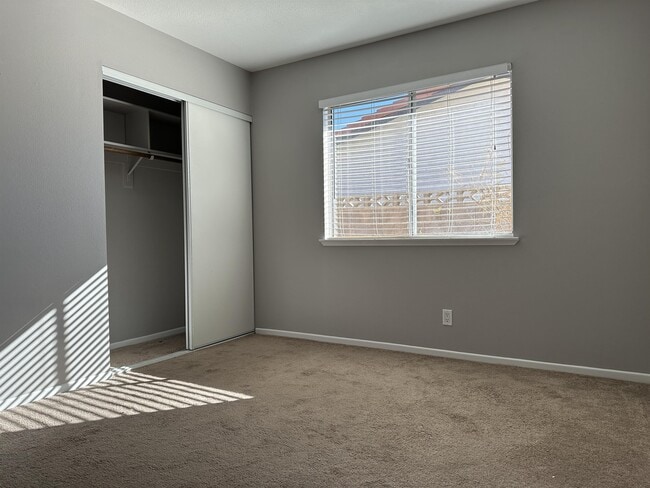 Building Photo - 8745 Isola Dr