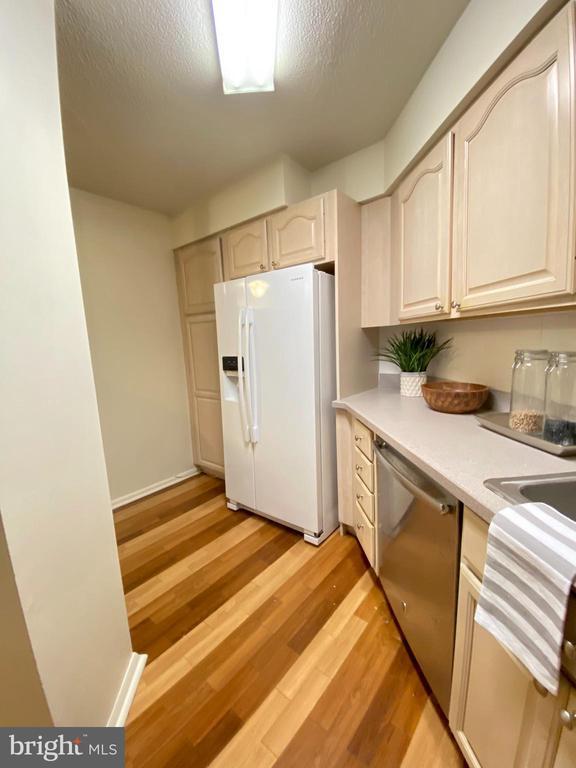 Building Photo - 1420 Locust St