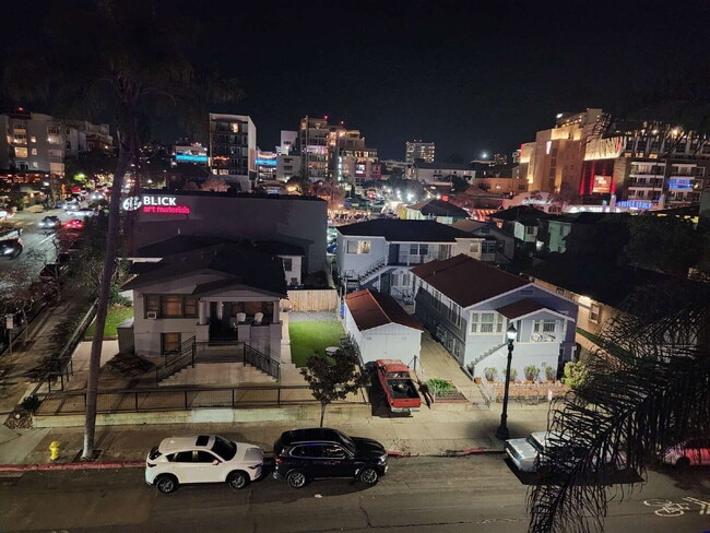 Building Photo - Downtown Loft living in Little Italy