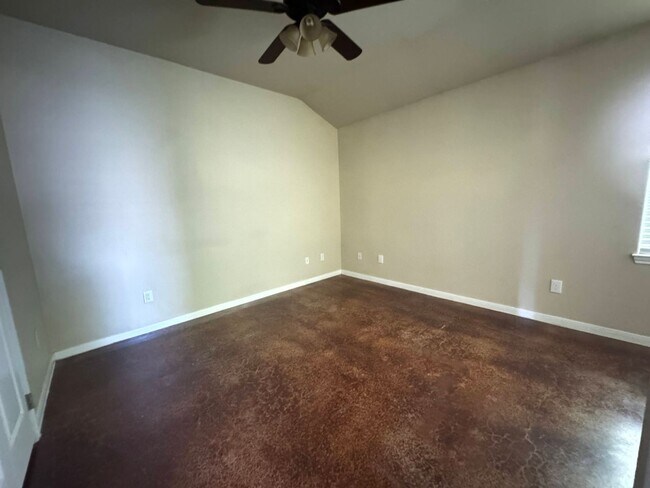 Building Photo - 4305 Cambridge Dr