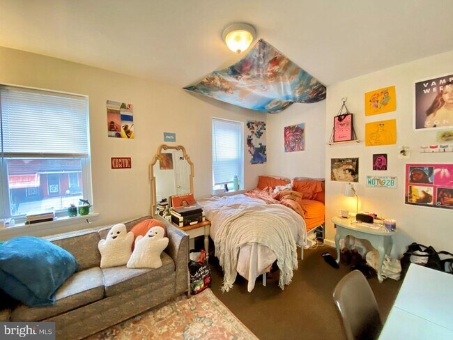 Building Photo - 3210 Haverford Ave