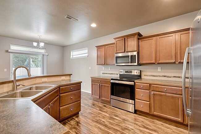 Building Photo - 10268 W Shelborne Dr