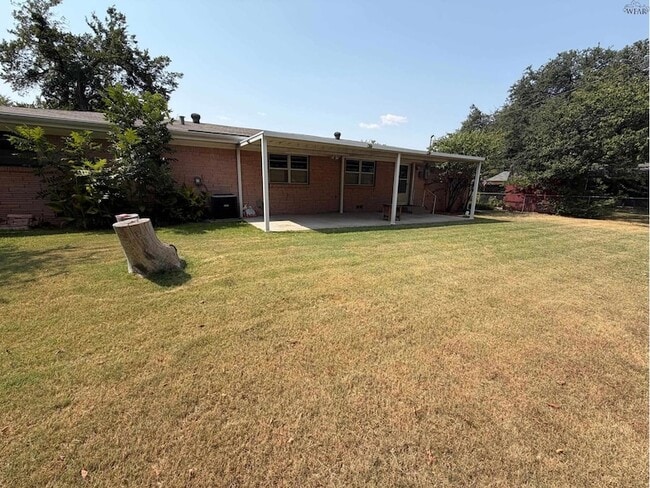 Building Photo - 1547 Singleton Ave