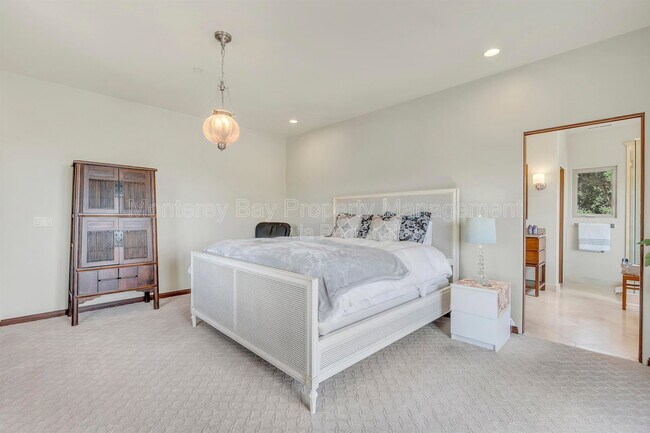 Building Photo - 287 Laureles Grade