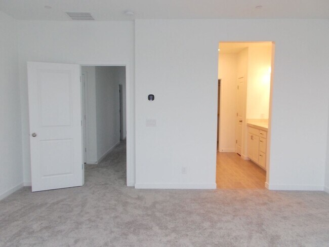 Building Photo - Welcome to Alderidge Townhomes!