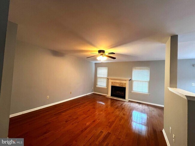 Building Photo - 150 Canterbury Ln