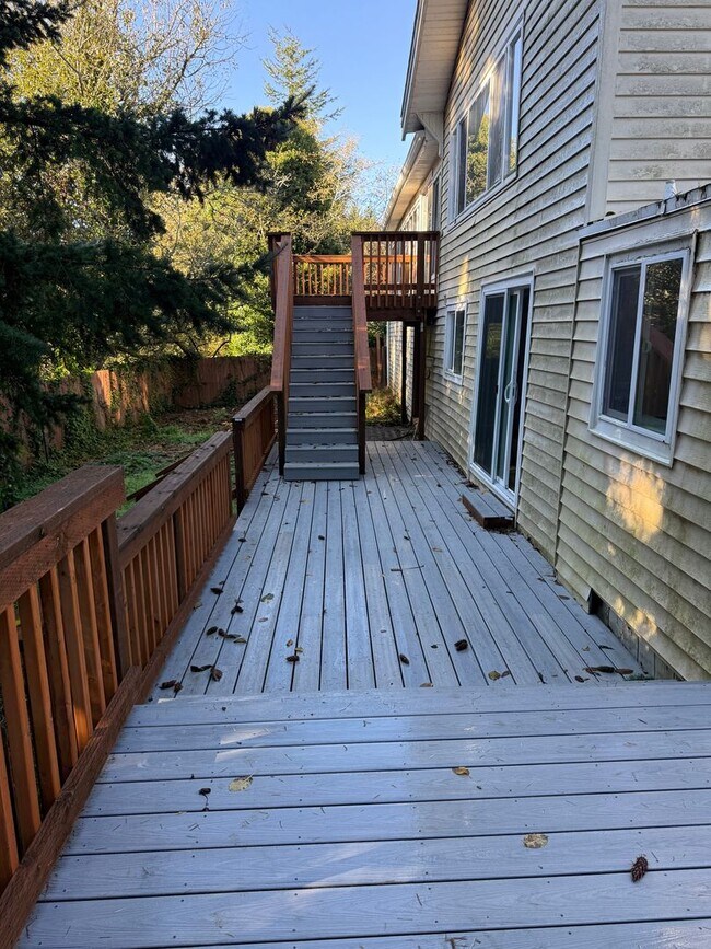 Building Photo - 1431 Central Ave