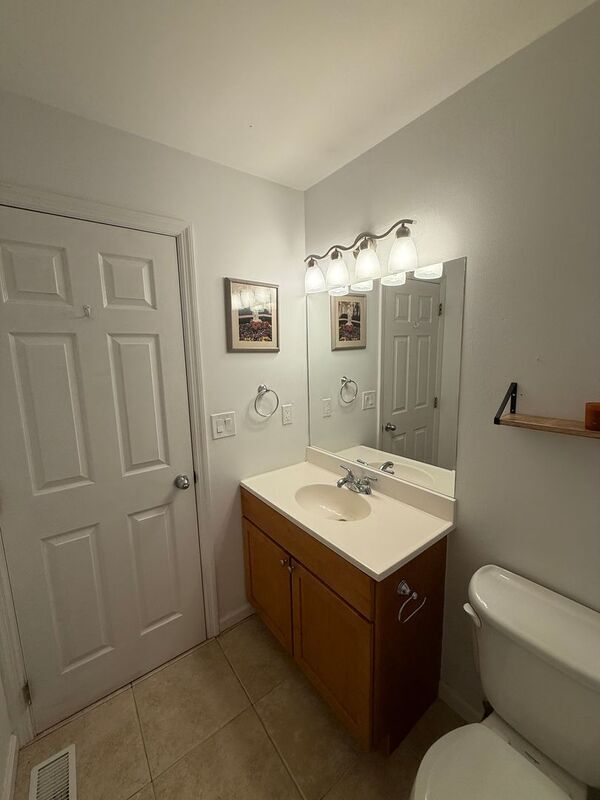 Building Photo - 955 Auburnview Dr