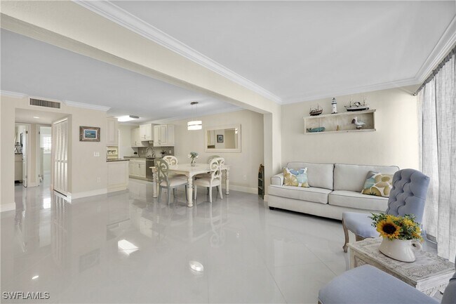 Building Photo - 2100 Gulf Shore Blvd N