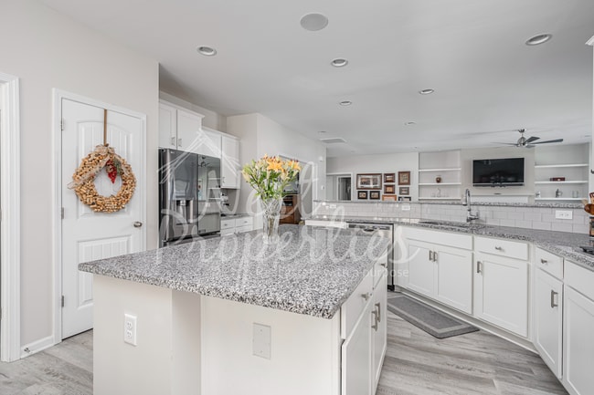 Building Photo - 428 Baymont Dr