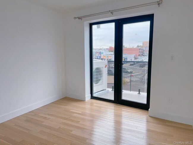 Building Photo - 165-02 Sanford Ave