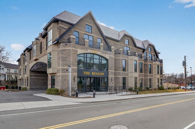 Building Photo - 1114 Beacon St