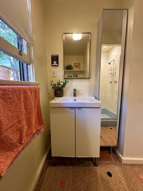 Bathroom w/ Storage - 810 N Las Palmas Ave