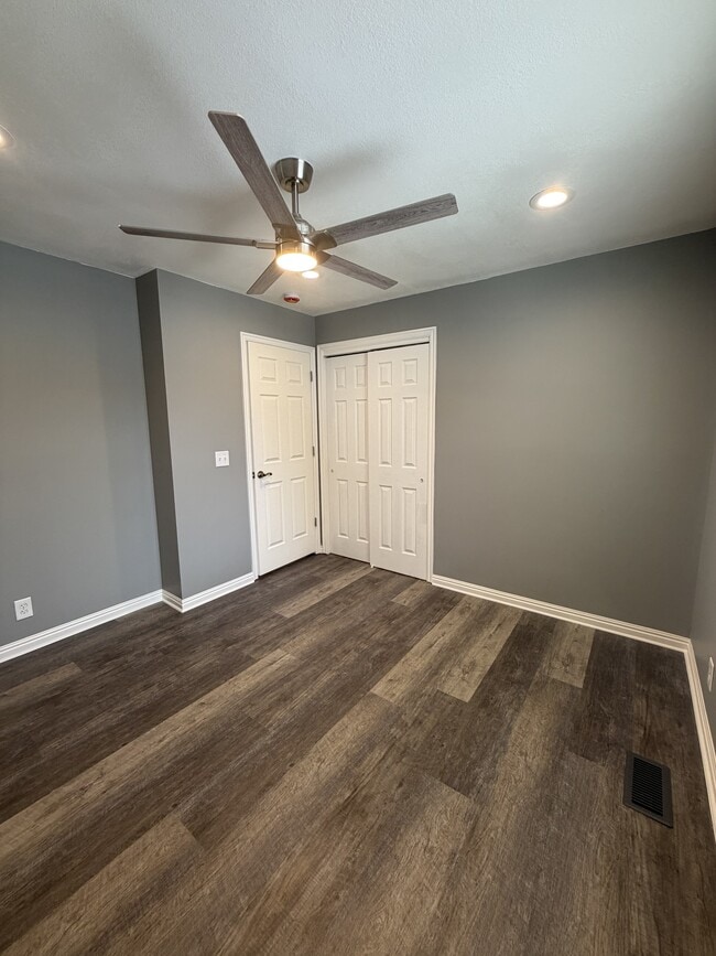 Building Photo - 3212 Hollyhock Hill