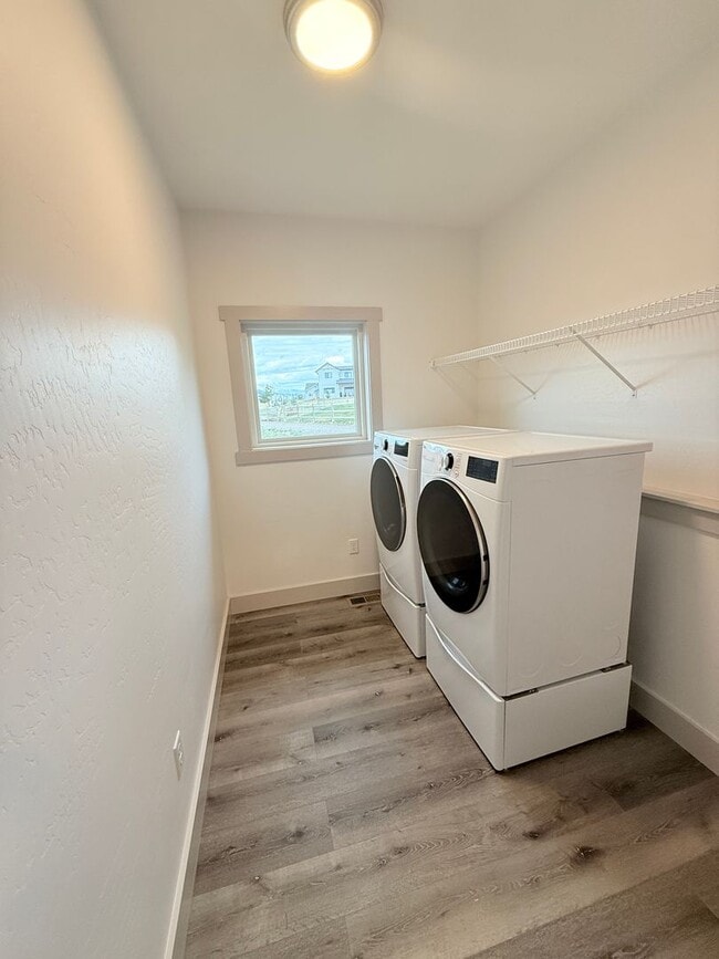 Building Photo - Stunning 4 Bed 3 Bath Single Family Home With Garage located Towards Canyon Ferry!