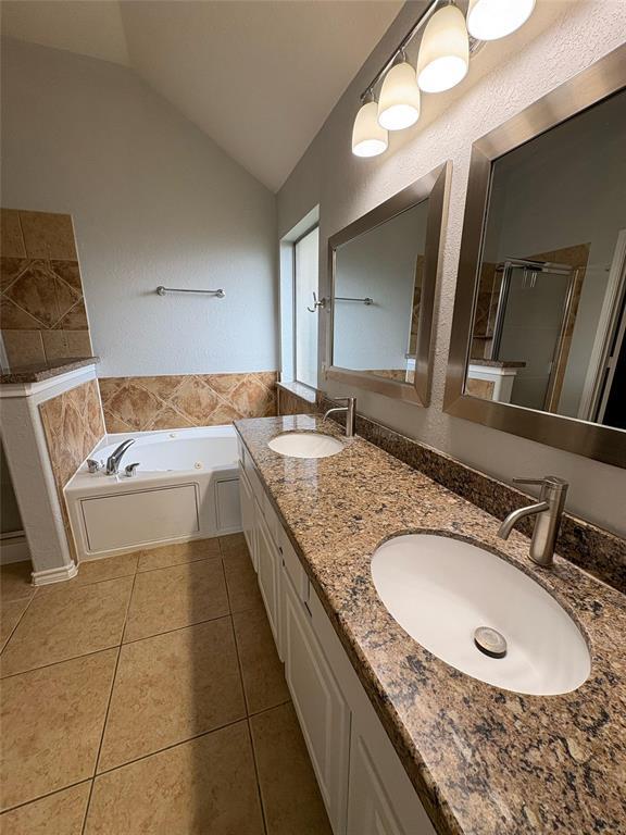 Building Photo - 7806 Crystal Moon Dr
