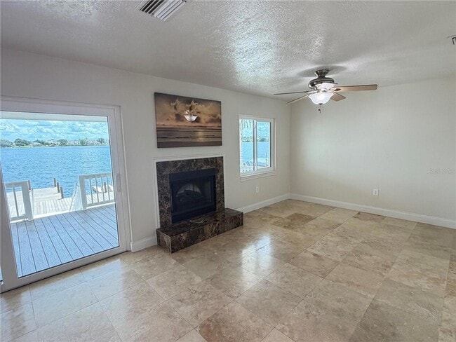 Building Photo - 679 Lake Dexter Cir