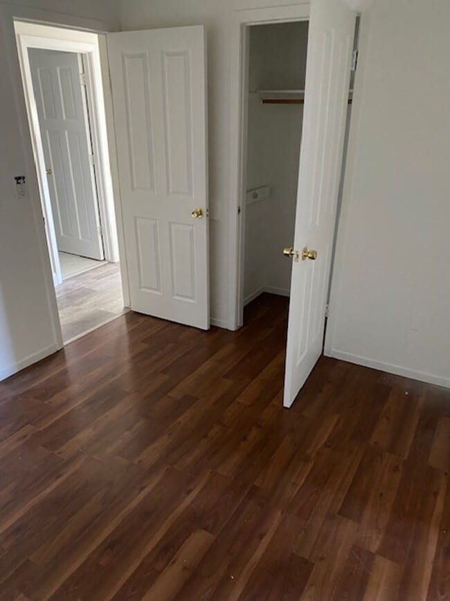 Building Photo - Spacious home on Large Lot