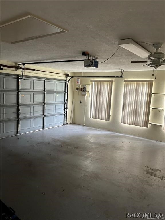 Building Photo - 2620 E Newhaven St