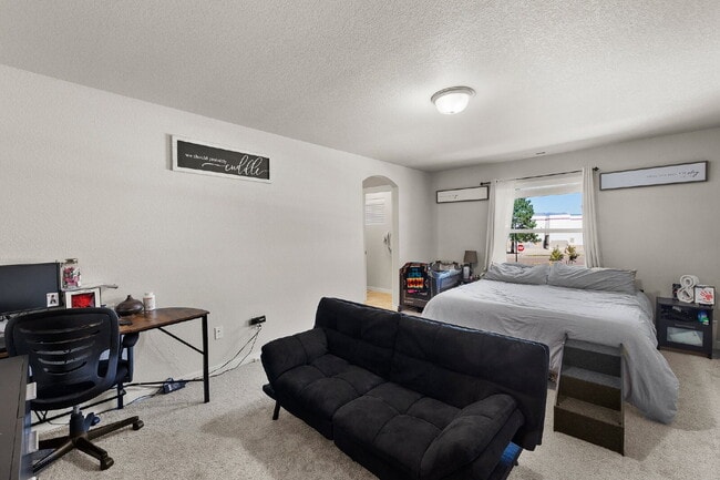 Building Photo - Modern 3 Bed Townhome with Garage – Water ...