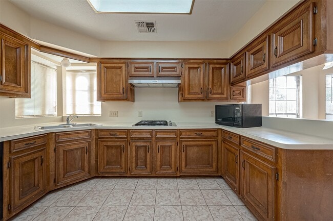 Building Photo - 14818 La Rana Dr