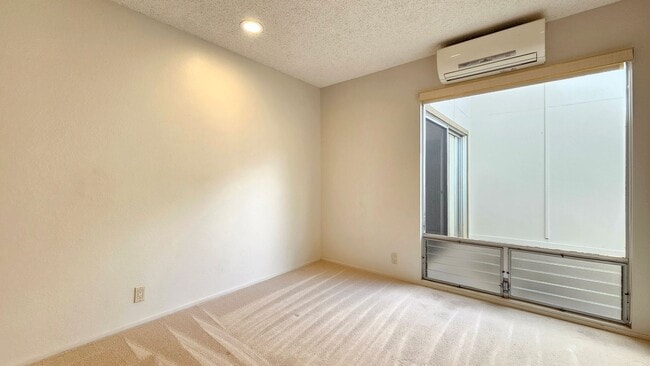 Building Photo - Waipio Gentry - beautifully renovated 3 be...