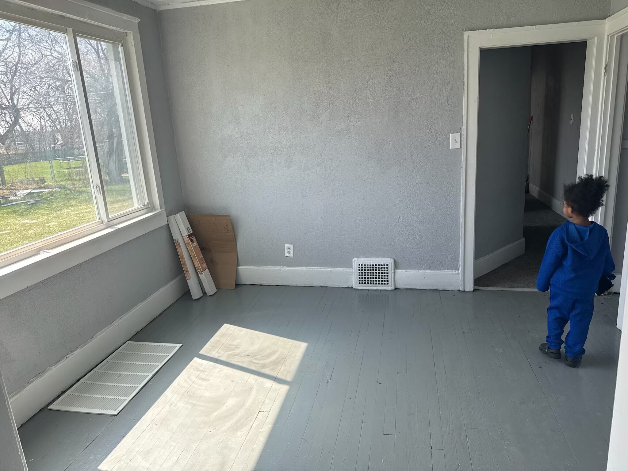 Building Photo - 9845 Belleterre St