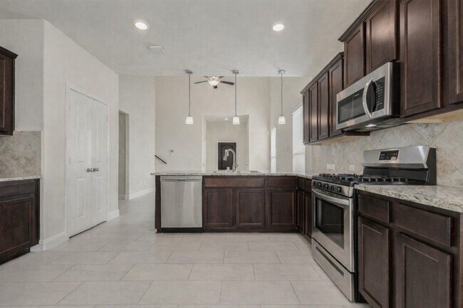 Building Photo - 26043 Quiet Field Ct