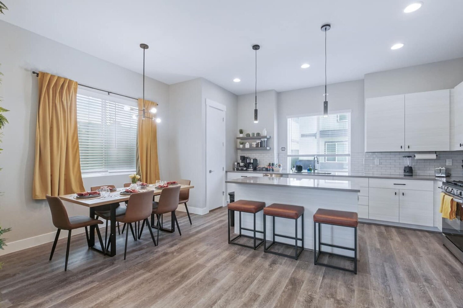 Building Photo - 6029 Benton St